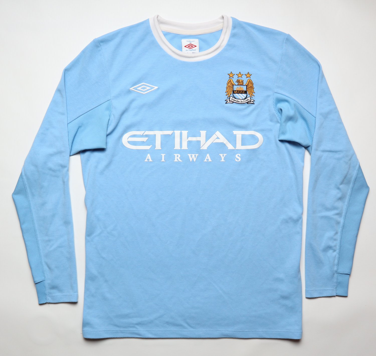 Manchester City Thuis voetbalshirt 2009 - 2010. Toegevoegd op 2014-10-28, 18:14