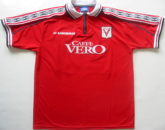 Vicenza Calcio Home football shirt 1999 2000. Added on 20100516, 0000