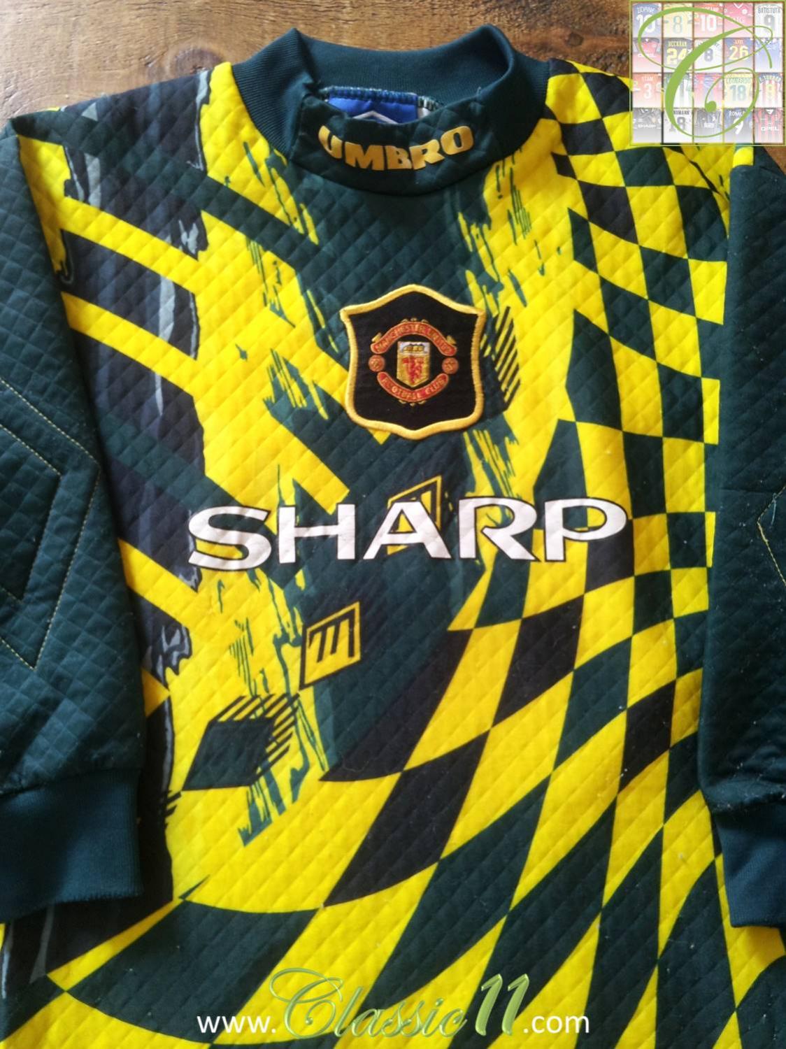 manchester-united-goalkeeper-football-shirt-1995-1996-s_20598_1.jpg