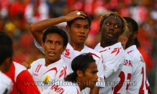 Persema Malang חוץ חולצת כדורגל 2011 - 2012