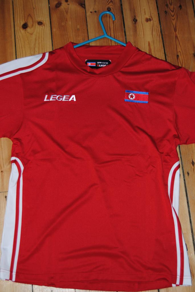 North Korea Home football shirt 2010 - 2012. Added on 2012-12-17, 18:24