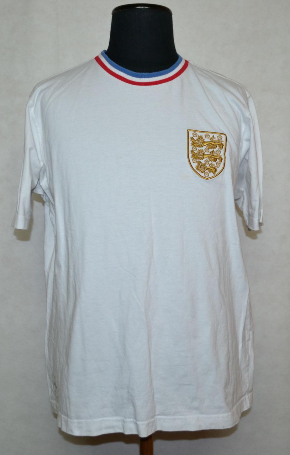 England Retro Replicas football shirt 1966. Added on 2014-12-13, 21:16