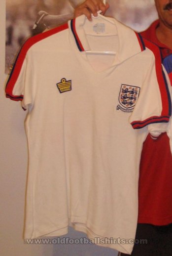 England Home camisa de futebol 1974 - 1980