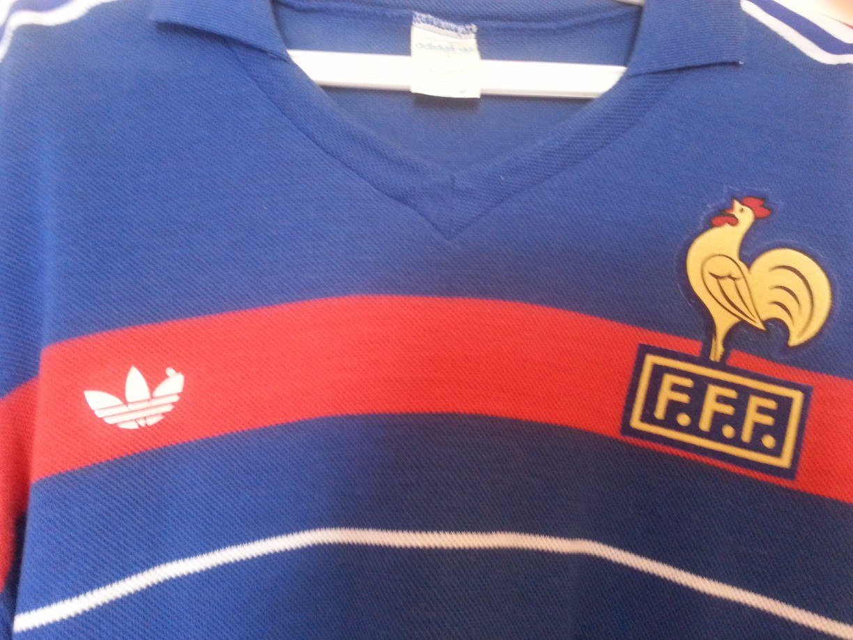 France Domicile Maillot de foot 1984 - 1986. Ajouté 2014 ...