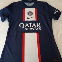 Paris Saint-Germain Home futbol forması 2022 - 2023 sponsored by Qatar Airways