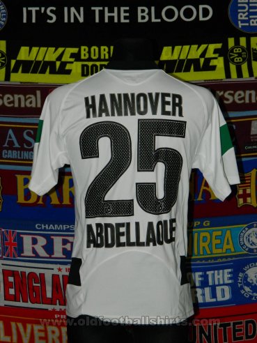 Hannover 96 Away football shirt 2010 - 2011