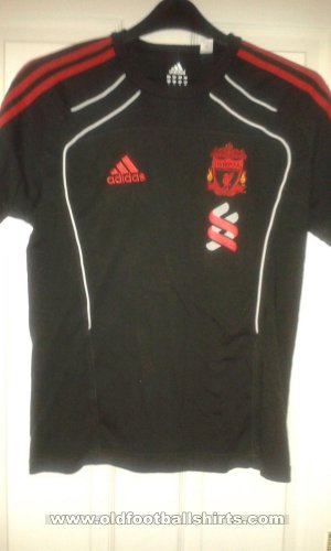 Liverpool Training/Leisure football shirt 2010 - 2011