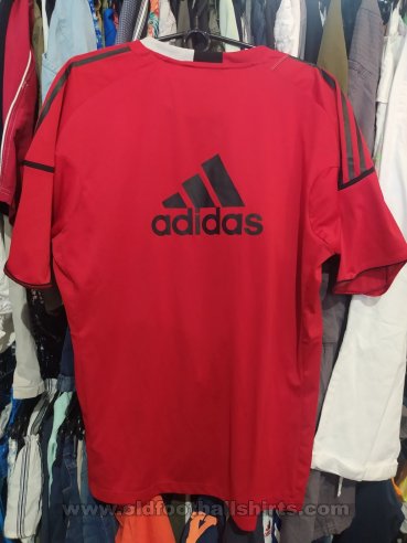 Liverpool Training/Leisure football shirt 2010 - 2011