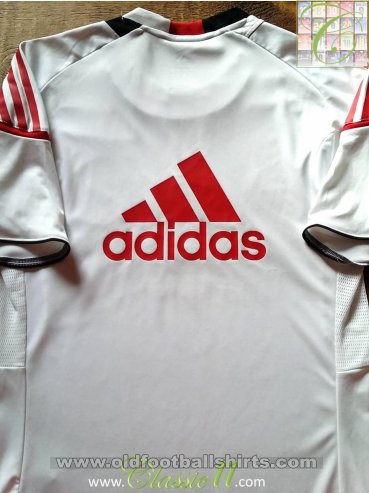 Liverpool Training/Leisure football shirt 2010 - 2011