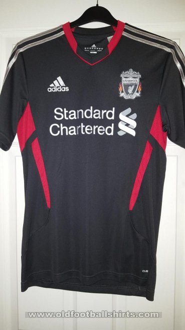 Liverpool İdman / Serbest futbol forması 2011 - 2012