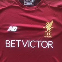 Liverpool Home Fußball-Trikots 2017 - 2018 sponsored by Betvictor
