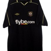 Istimewa baju bolasepak 2004 - 2005