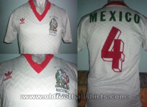 Mexico Away baju bolasepak 1984 - ?