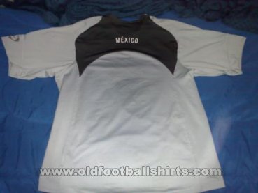 Mexico Goalkeeper football shirt 2001 - 2002