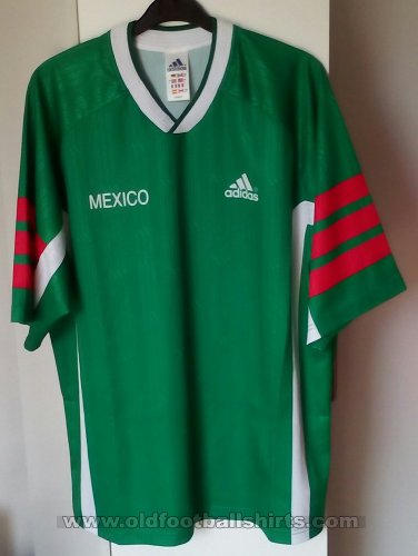 Mexico Training/Leisure football shirt (unknown year)