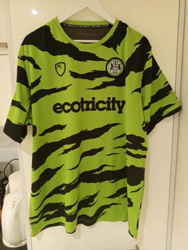 Forest Green Rovers Home voetbalshirt  2022 - 2023