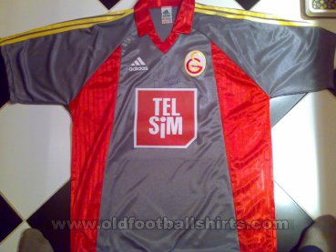 Fake & Counterfeit Shirts from all over Home football shirt 2000 - 2001