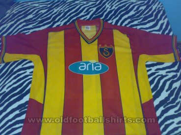 Fake & Counterfeit Shirts from all over Home football shirt 2002 - 2004
