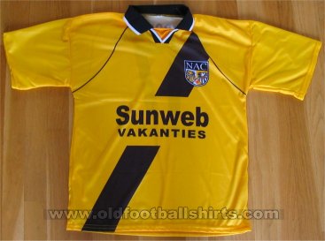 Fake & Counterfeit Shirts from all over Home football shirt 2005 - 2006