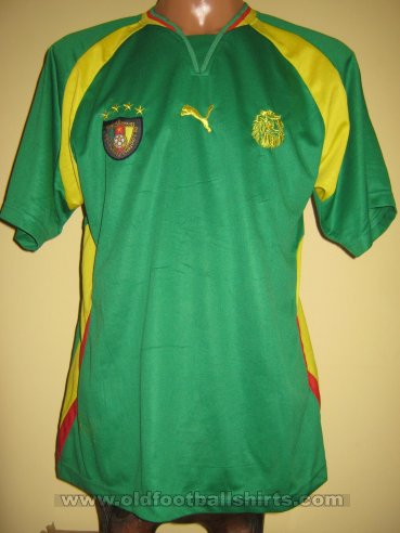 Fake & Counterfeit Shirts from all over Home Maillot de foot 2000 - 2001