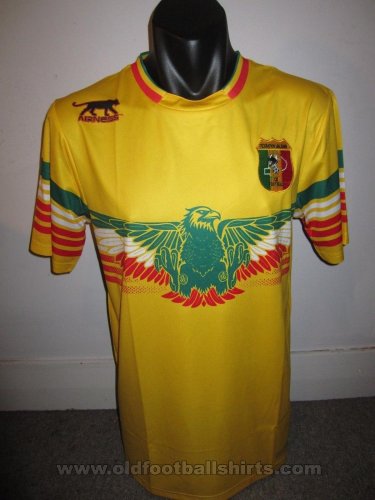 Fake & Counterfeit Shirts from all over Home football shirt 2017