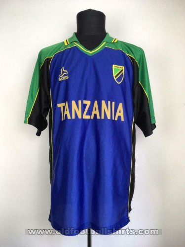 Fake & Counterfeit Shirts from all over Home Maillot de foot 2003 - ?