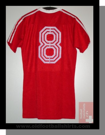 Switzerland Home baju bolasepak 1975 - 1978