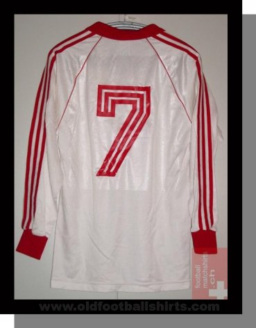Switzerland Away baju bolasepak 1980 - 1982