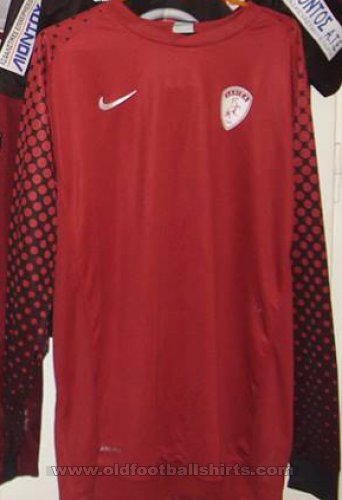 Larissa Goalkeeper football shirt 2011 - 2012