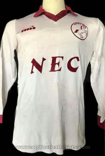 Larissa Away football shirt 1984 - 1985