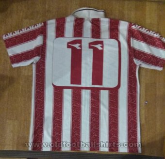 Larissa Home camisa de futebol 1997 - 1998