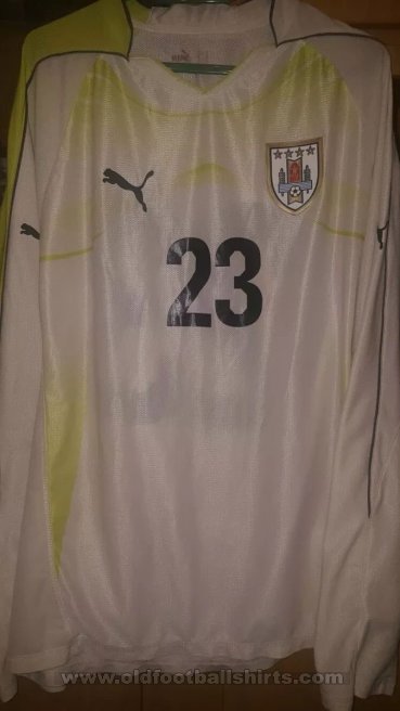 Uruguay Goalkeeper football shirt 2010 - 2012