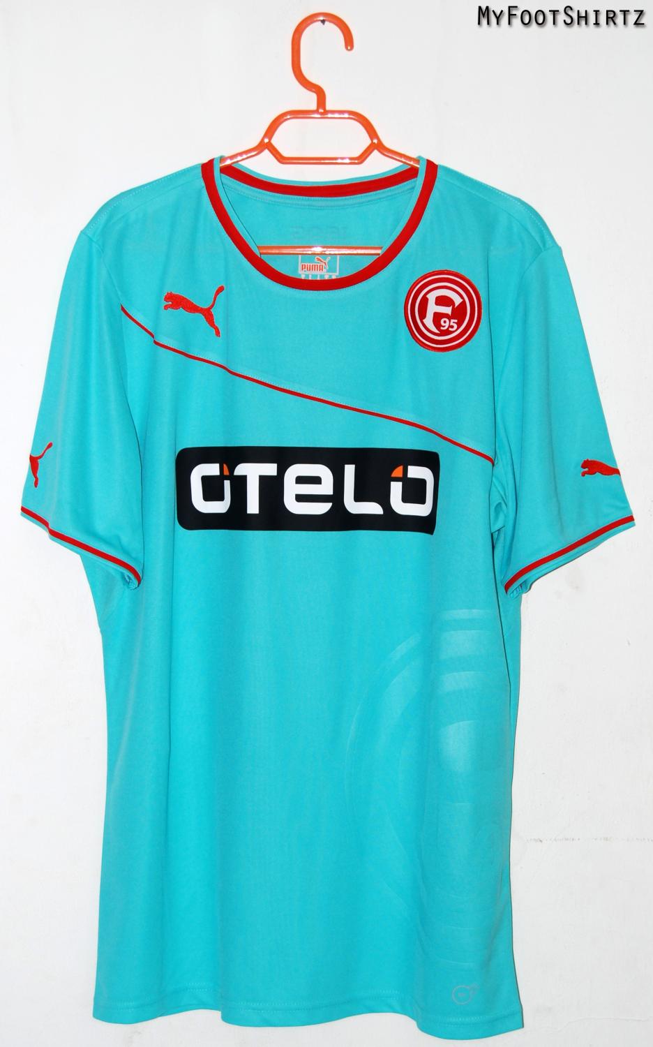 Maillot Fortuna Düsseldorf Domicile 2013/14 - PUMA - Autographié Par L'équipe - Taille S - Collection