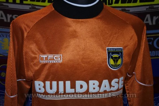 Oxford United Goalkeeper football shirt 2001 - 2003