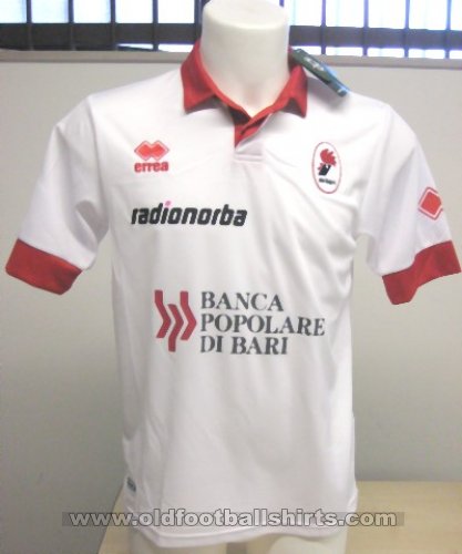 Bari Home football shirt 2010 - 2011