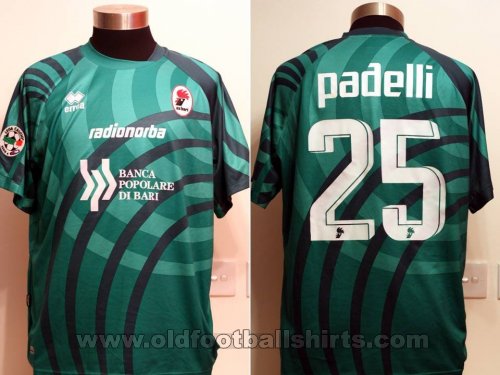 Bari Goalkeeper football shirt 2009 - 2010