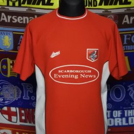 Scarborough Football Club Home football shirt 2002 - 2003 sponsored by Scarborough Evening News