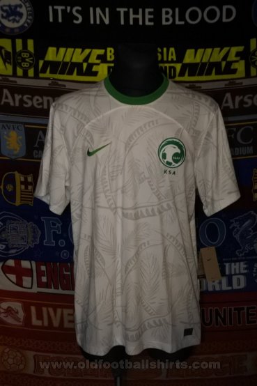 Saudi Arabia Home football shirt 2020 - 2021
