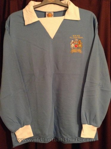 Manchester City Retro Replicas football shirt 1975 - 1977