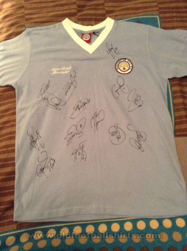 Manchester City Training/Leisure football shirt 2003 - 2004