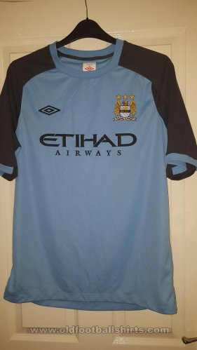 Manchester City Training/Leisure football shirt 2011 - 2012