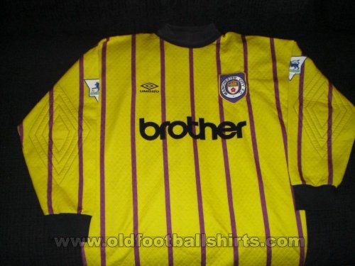 Manchester City Goalkeeper football shirt 1993 - 1994