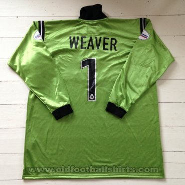 Manchester City Goalkeeper football shirt 2001 - 2002