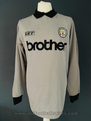 Manchester City Goalkeeper football shirt 1990 - 1991