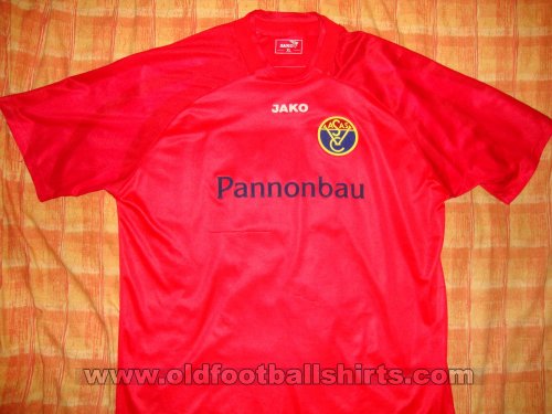 Vasas SC Home football shirt 2004 - 2005