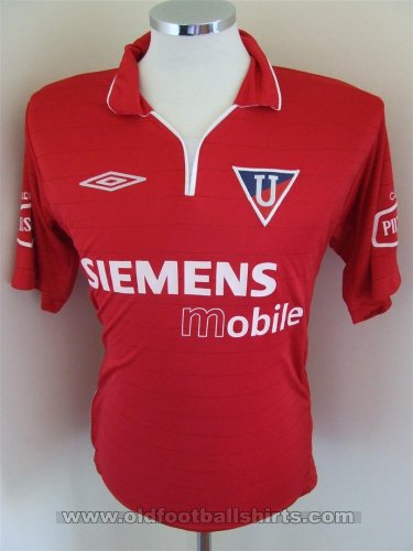 LDU Quito Away football shirt 2004
