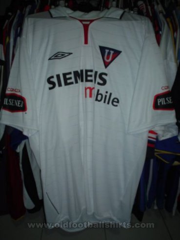 LDU Quito Home football shirt 2004