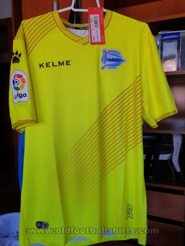 Alaves Goalkeeper football shirt 2017 - 2018
