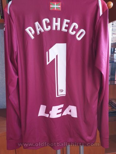 Alaves Goalkeeper football shirt 2019 - 2020