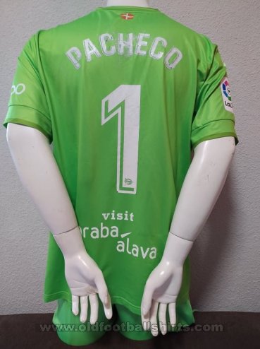 Alaves Goalkeeper football shirt 2017 - 2018